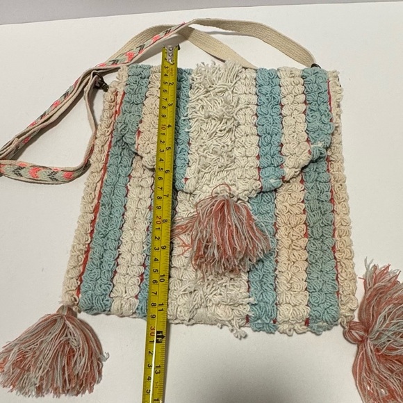 chloe & lex Crossbody Bag. - Picture 8 of 10